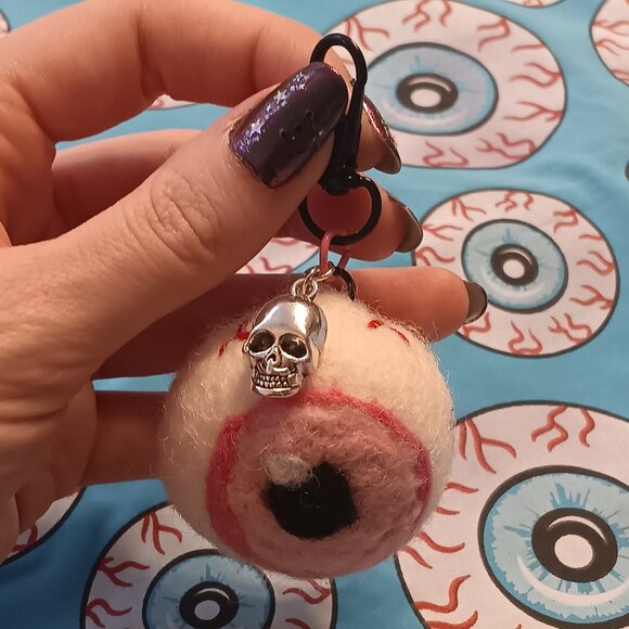 Handmade Eyeball Key Chain - Picture 2 of 2